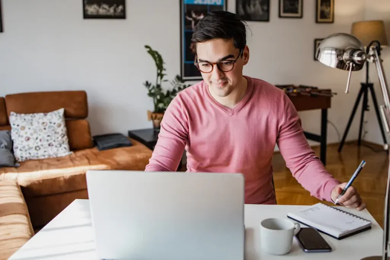 ¿Home office o trabajo presencial? Pros y contras para las empresas