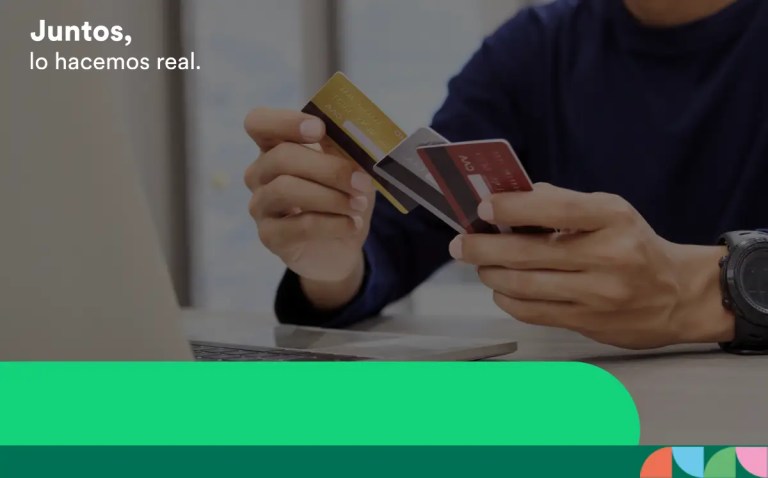 Dejar de pagar tus tarjetas de crédito provocará numerosos inconvenientes en tu historial crediticio.