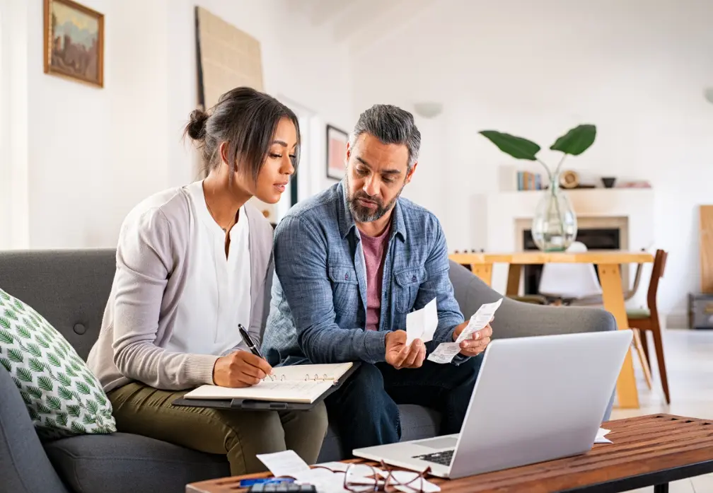 Aprender sobre cómo hacer un presupuesto, ayuda a la familia y parejas a tener finanzas sanas.