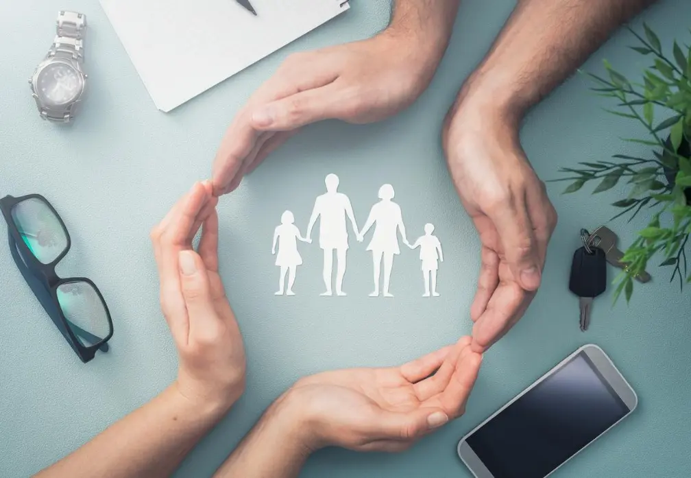 Proteger a tu familia es lo más importante. Considera para ellos un seguro de vida y uno de Gastos Médicos Mayores.
