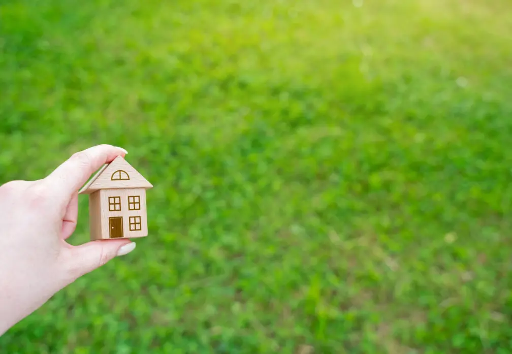 Compra un terreno con la ayuda de un crédito hipotecario para construir la casa que deseas.
