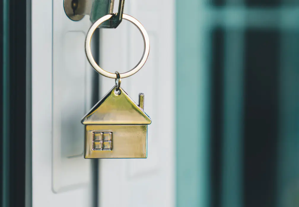 Comprar una casa es una decisión importante. Identifica si lo puedes hacer usando tu crédito Infonavit o combinándolo con un crédito bancario.