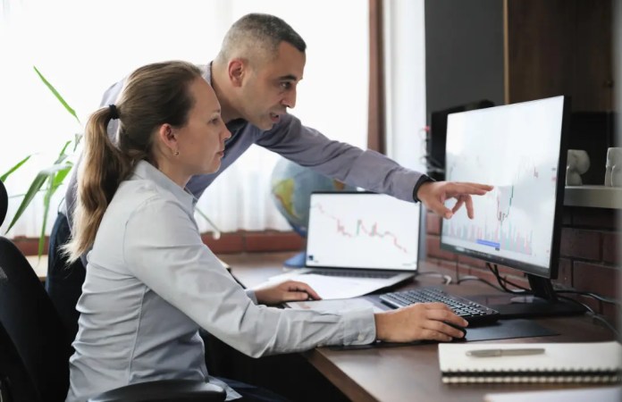 Haz crecer tu dinero. Conoce los beneficios de invertir.