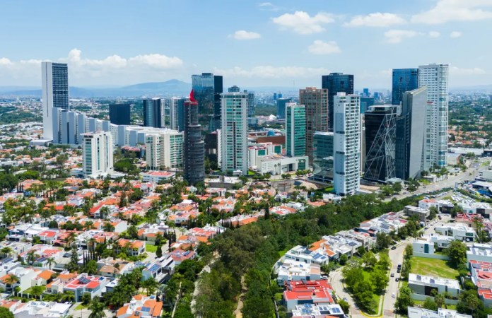 Si buscas una casa en venta en Guadalajara, no olvides comparar opciones.