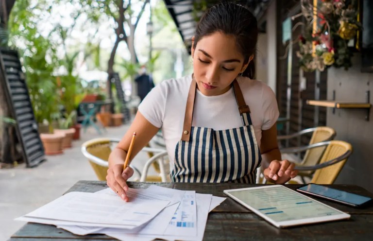Aprende a negociar las regalías de tu franquicia