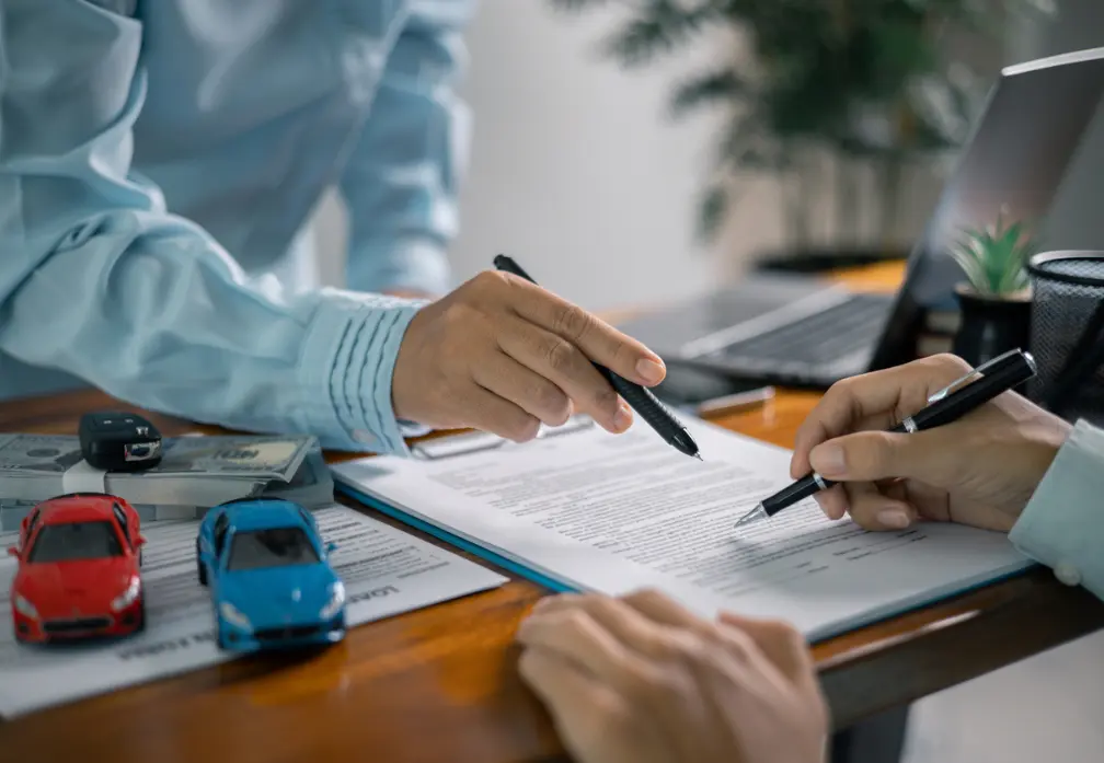 Compara tu crédito automotriz, apóyate con un asesor SOC.