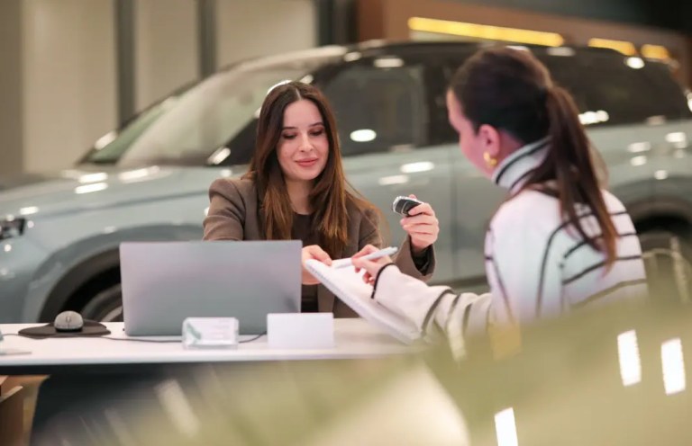 ¿Qué bancos ofrecen las mejores tasas para estrenar un auto este 2026?