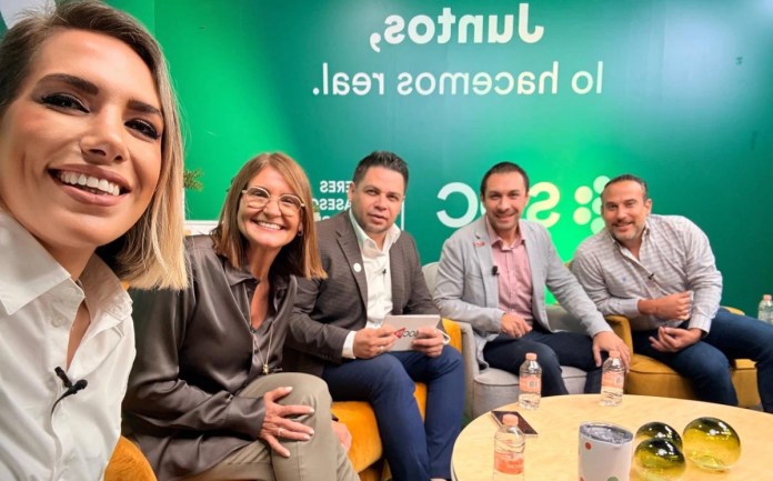 Representantes de Konfio, Hey Negocios y Finsus durante su paraticipación en SOC TV.